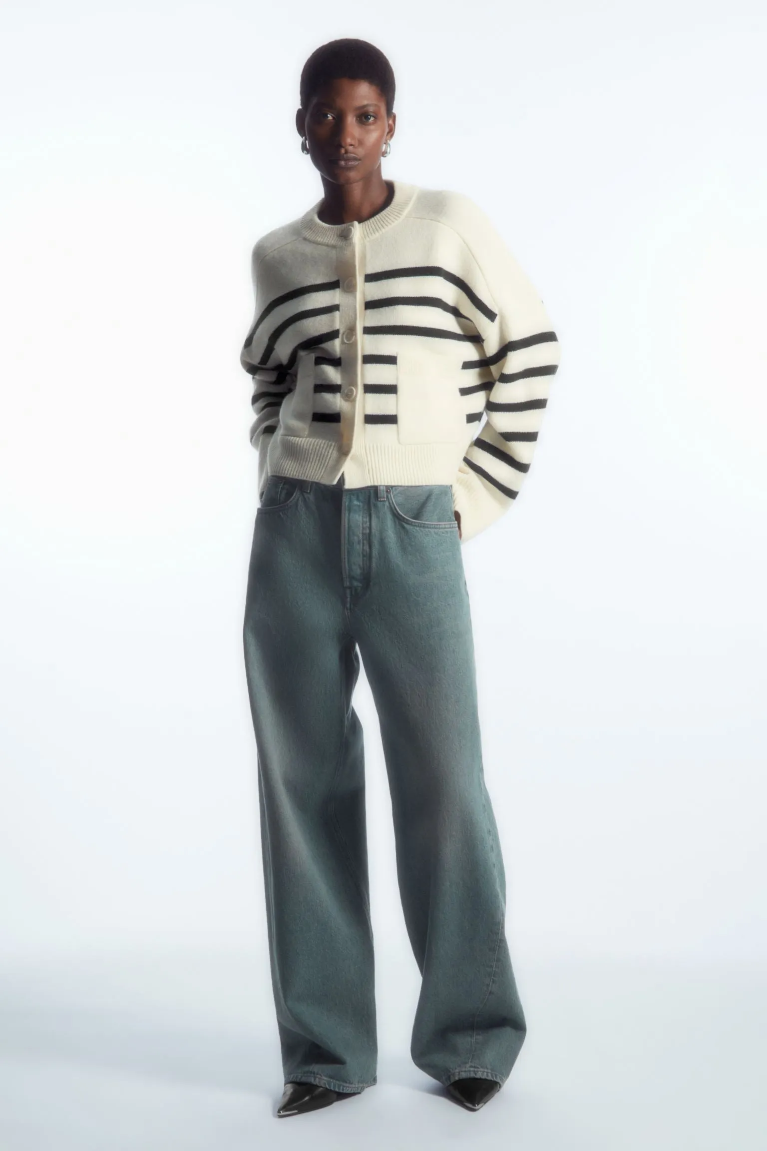 Cardigan wool COS Wool Cardneck, cream/black
