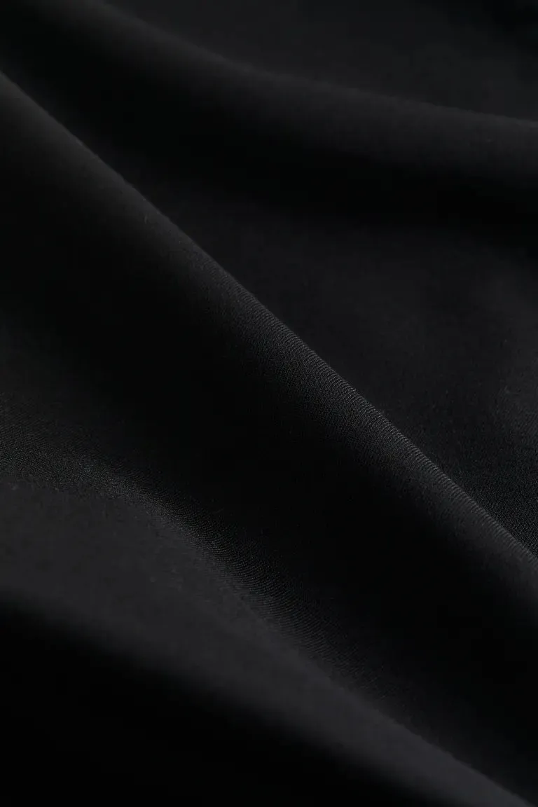 Elegant H&M twill maxi skirt, black